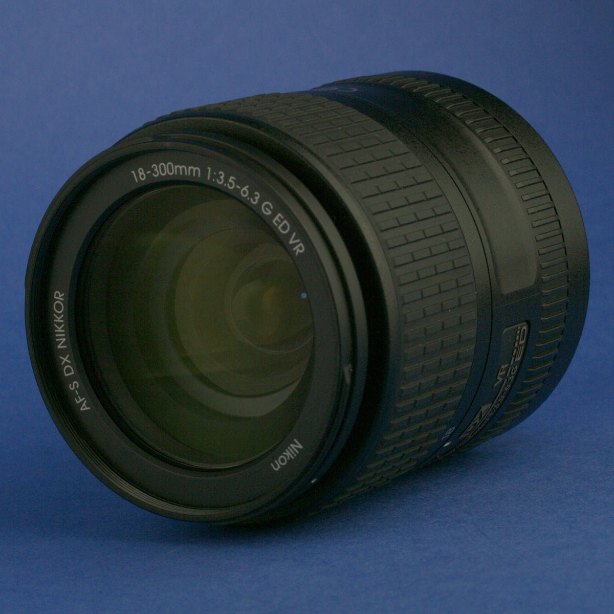 Nikon AF-S Nikkor 18-300mm 3.5-6.3 VR Lens US Model Mint Condition