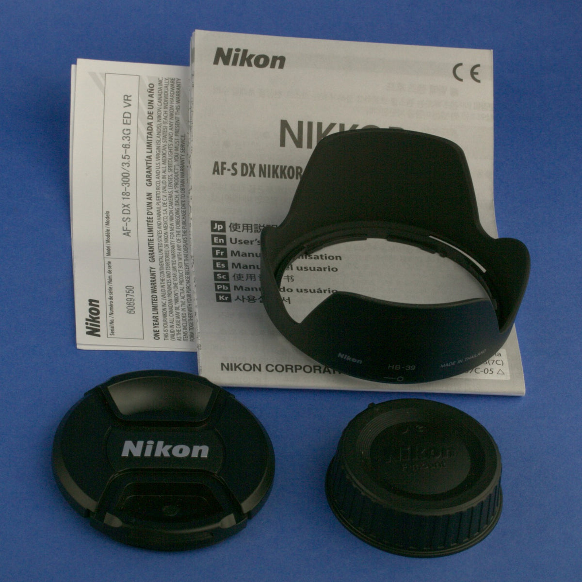Nikon AF-S Nikkor 18-300mm 3.5-6.3 VR Lens US Model Mint Condition