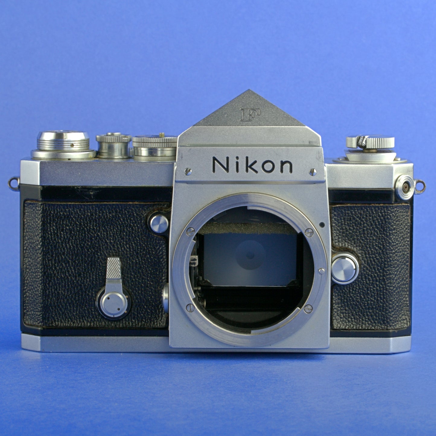 Nikon F Early Camera Body 6403660 with Type 1 Finder Triangular Pins