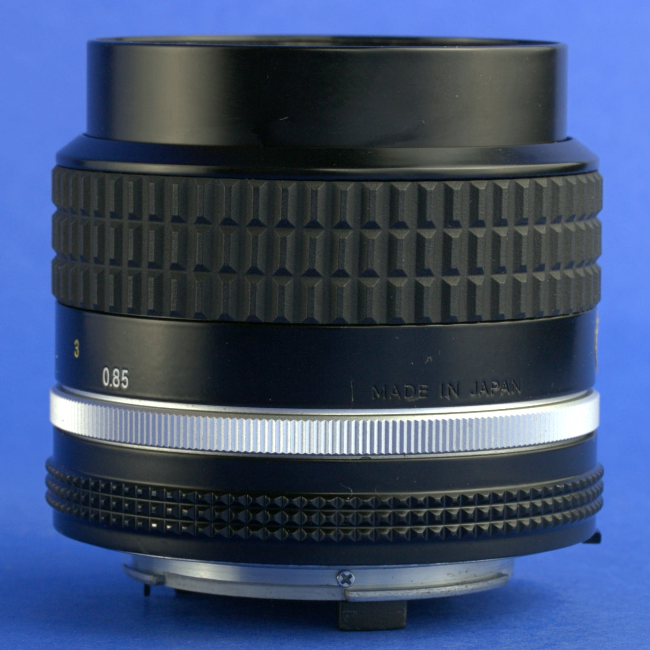 Nikon Nikkor 85mm F2 Ai-S Lens Works Only Wide Open