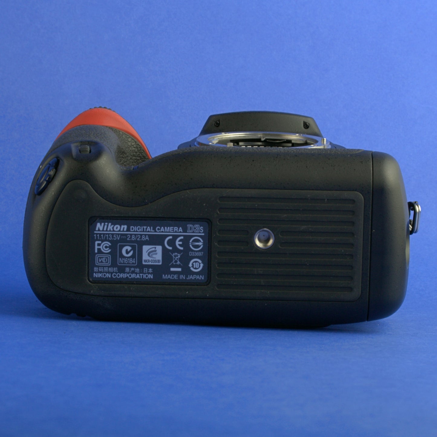 Nikon D3S Digital Camera Body 5200 Actuations US Model Near Mint Condition