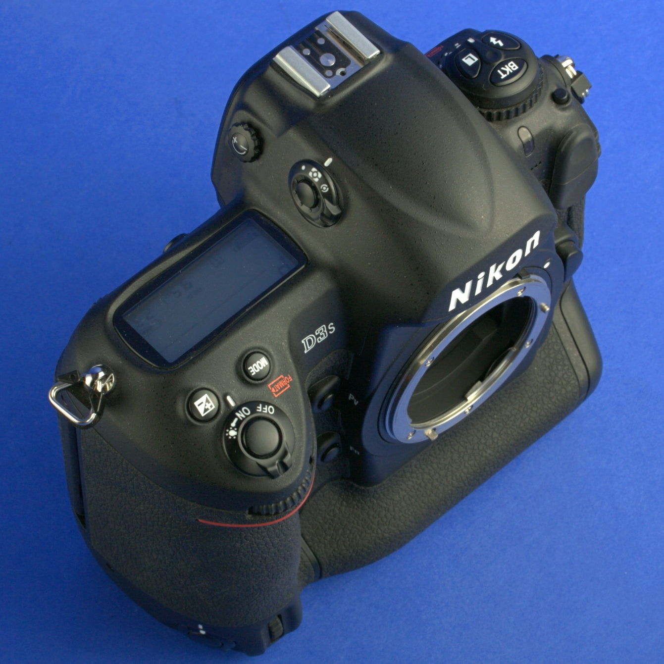 Nikon D3S Digital Camera Body 5200 Actuations US Model Near Mint Condition