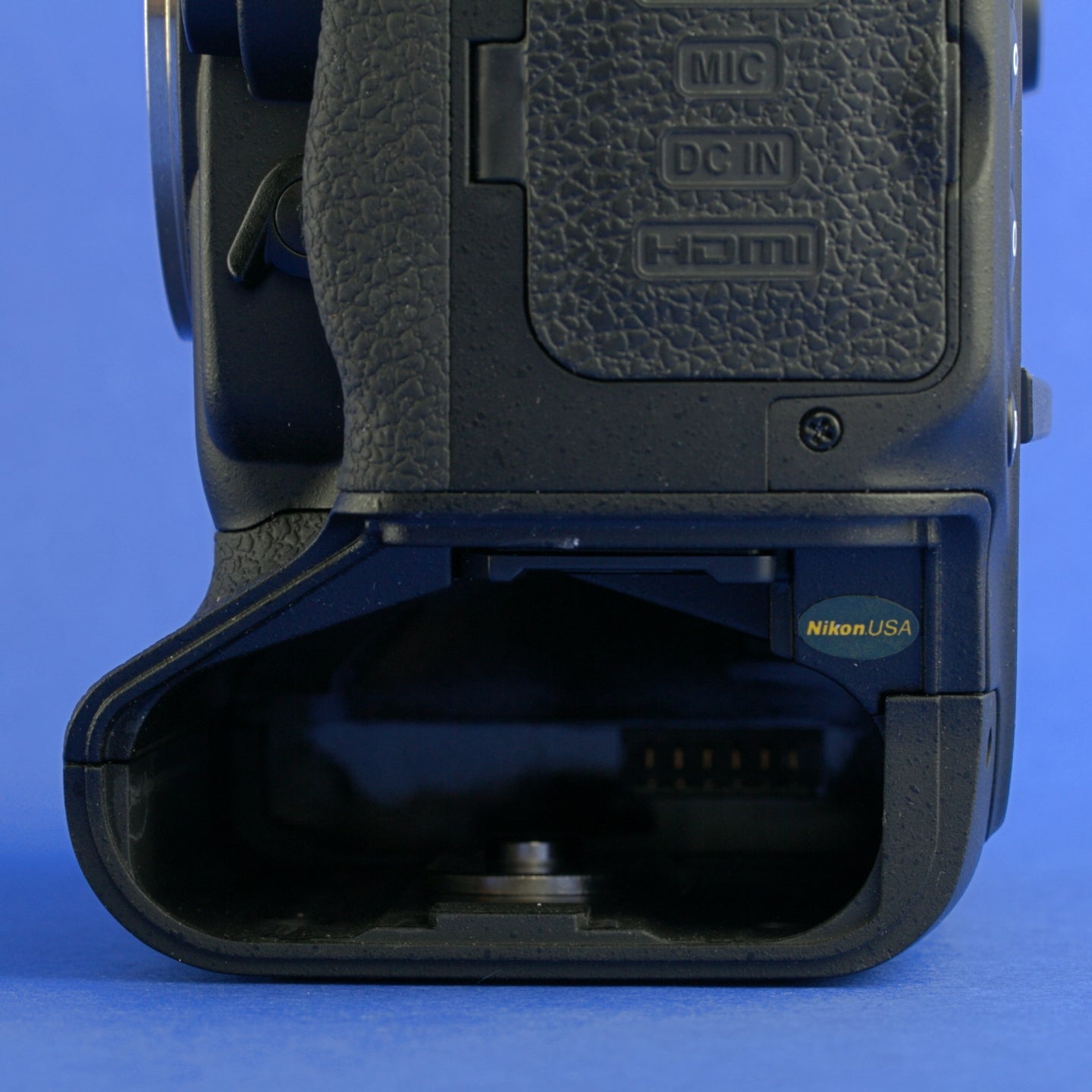 Nikon D3S Digital Camera Body 5200 Actuations US Model Near Mint Condition