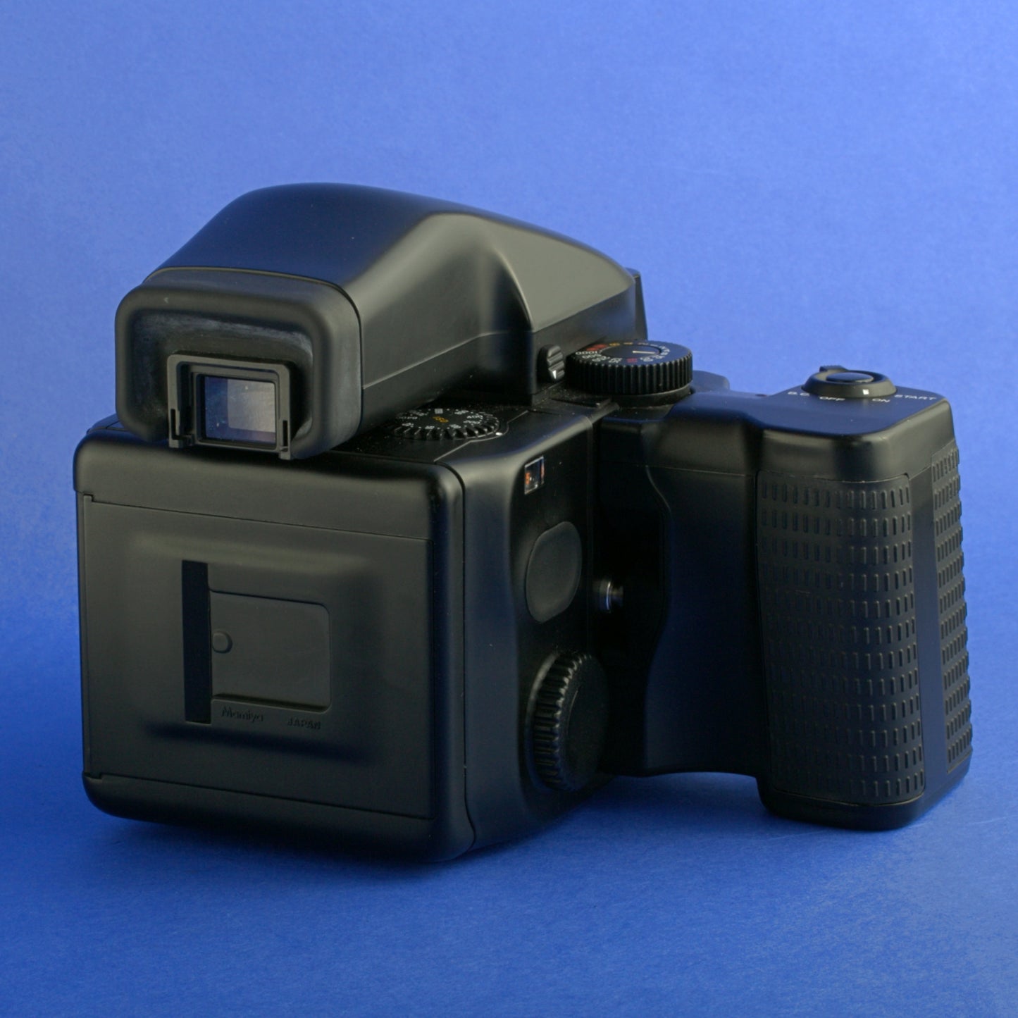 Mamiya M645 Super Medium Format Camera Kit Near Mint Condition