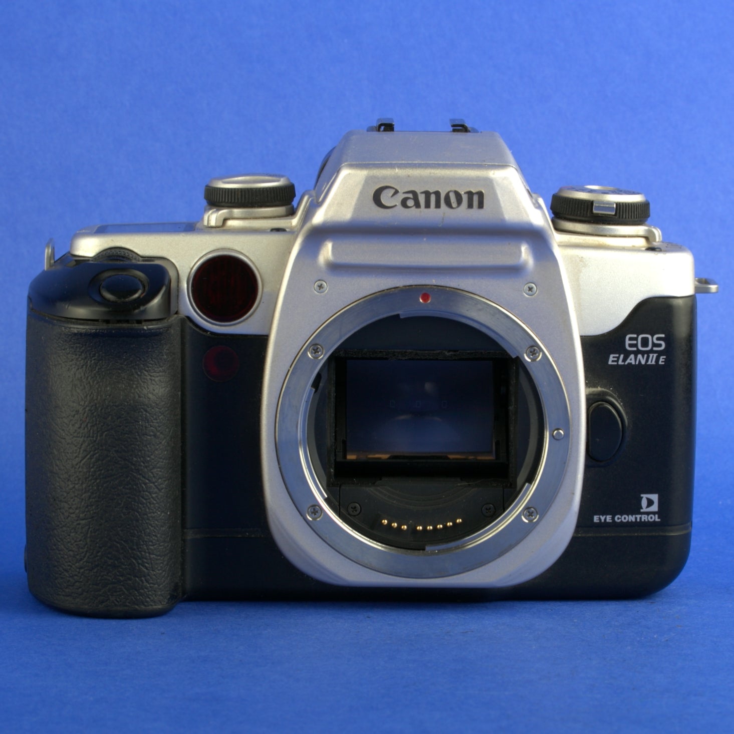 Canon EOS Elan IIE Film Camera Body - Main Image
