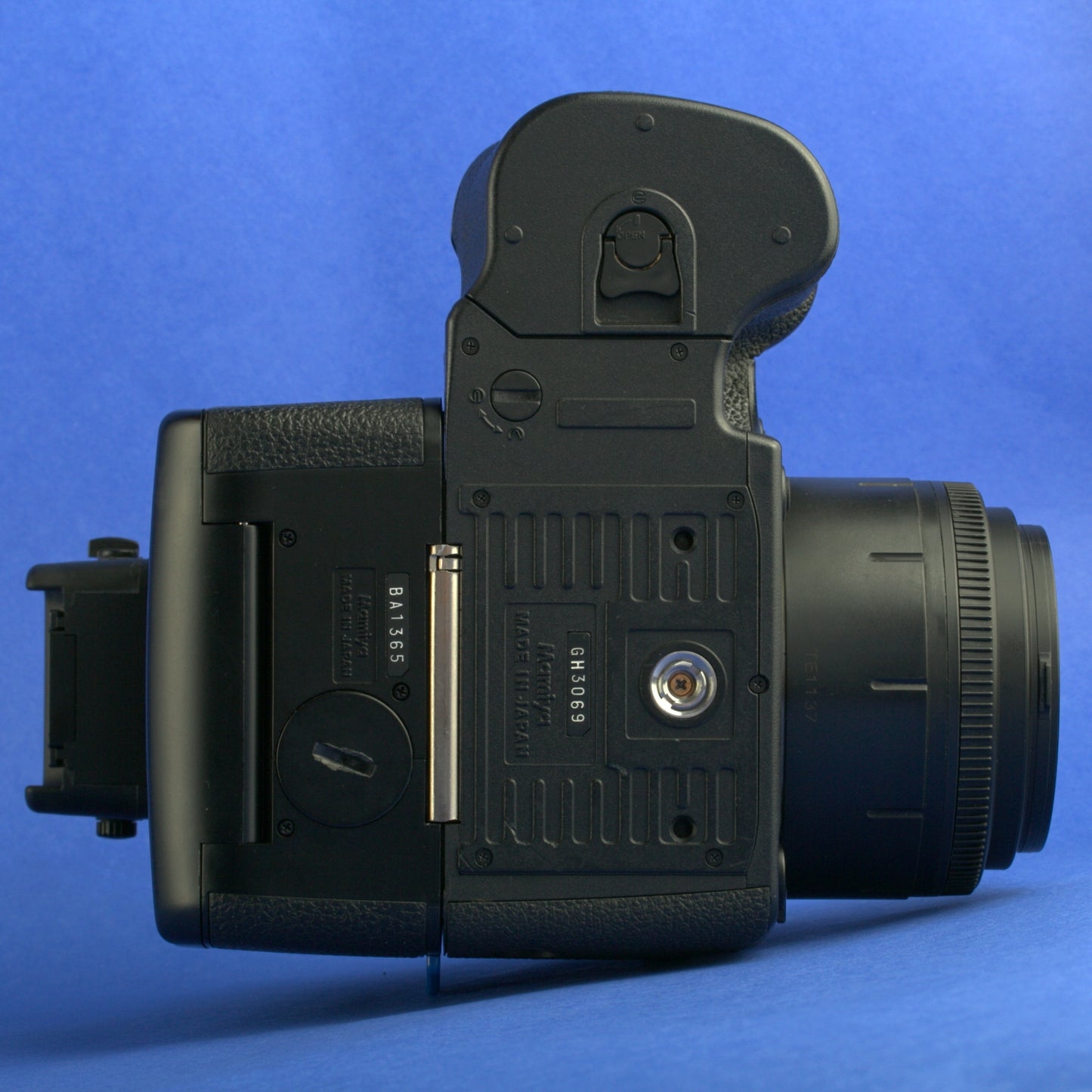 Mamiya 645 AFD II Medium Format Camera Kit Beautiful Condition Film Tested