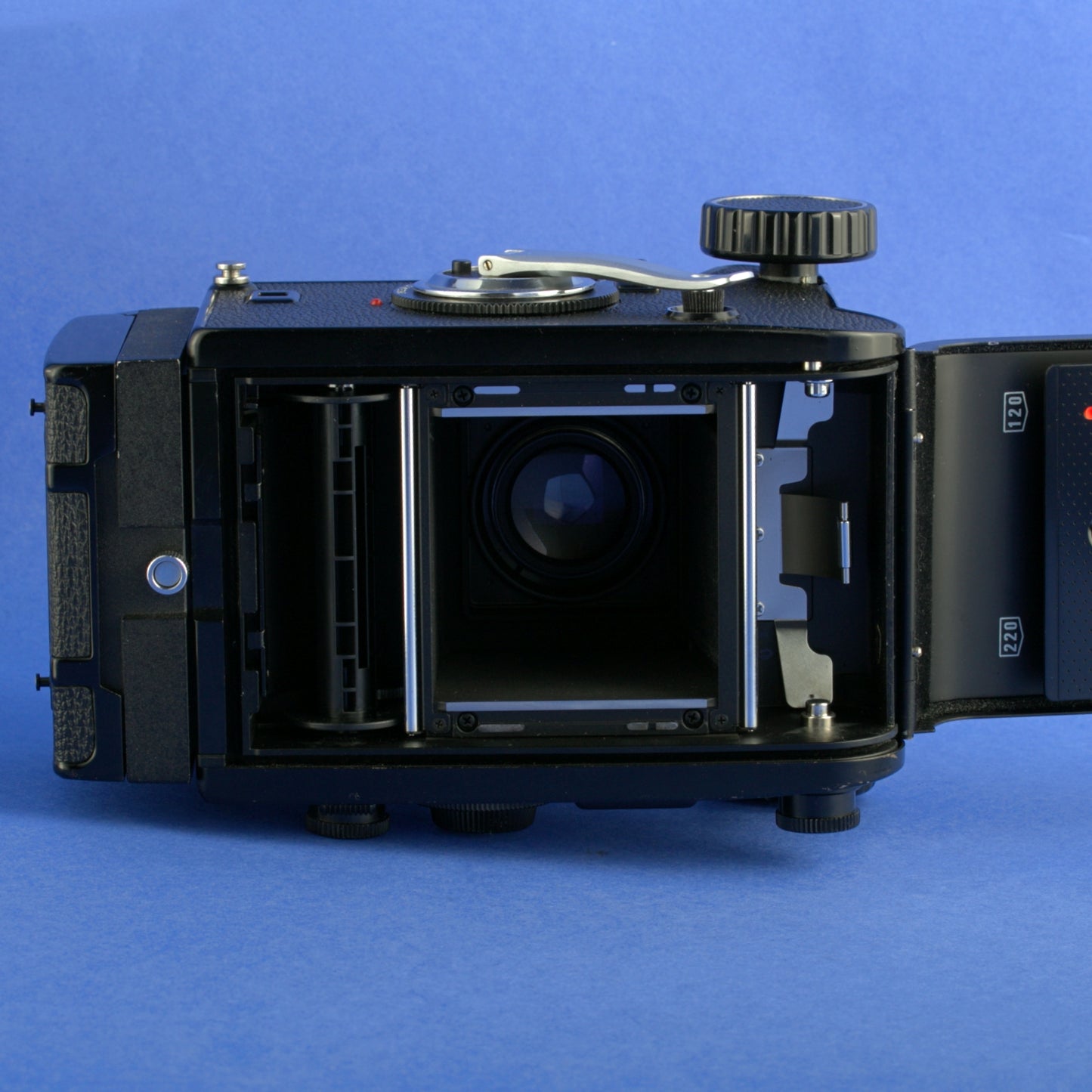 Mamiya C330 S Medium Format Camera with 80mm 2.8 Blue Dot Lens Beautiful