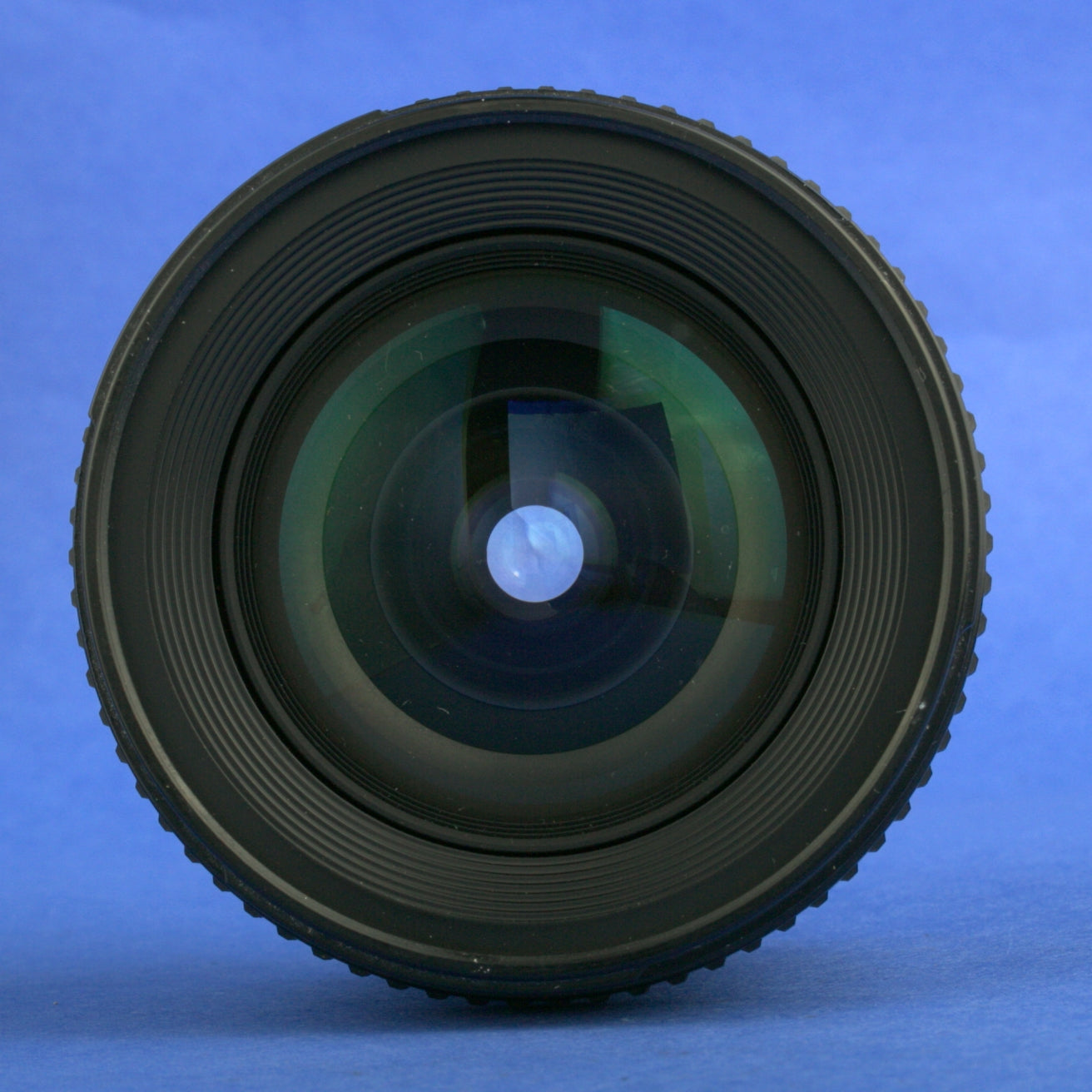 Nikon AF Nikkor 20mm 2.8 Lens Only Works Wide Open