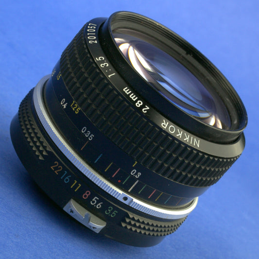 Late Nikon Nikkor 28mm 3.5 Non-Ai Lens Rubber Focus