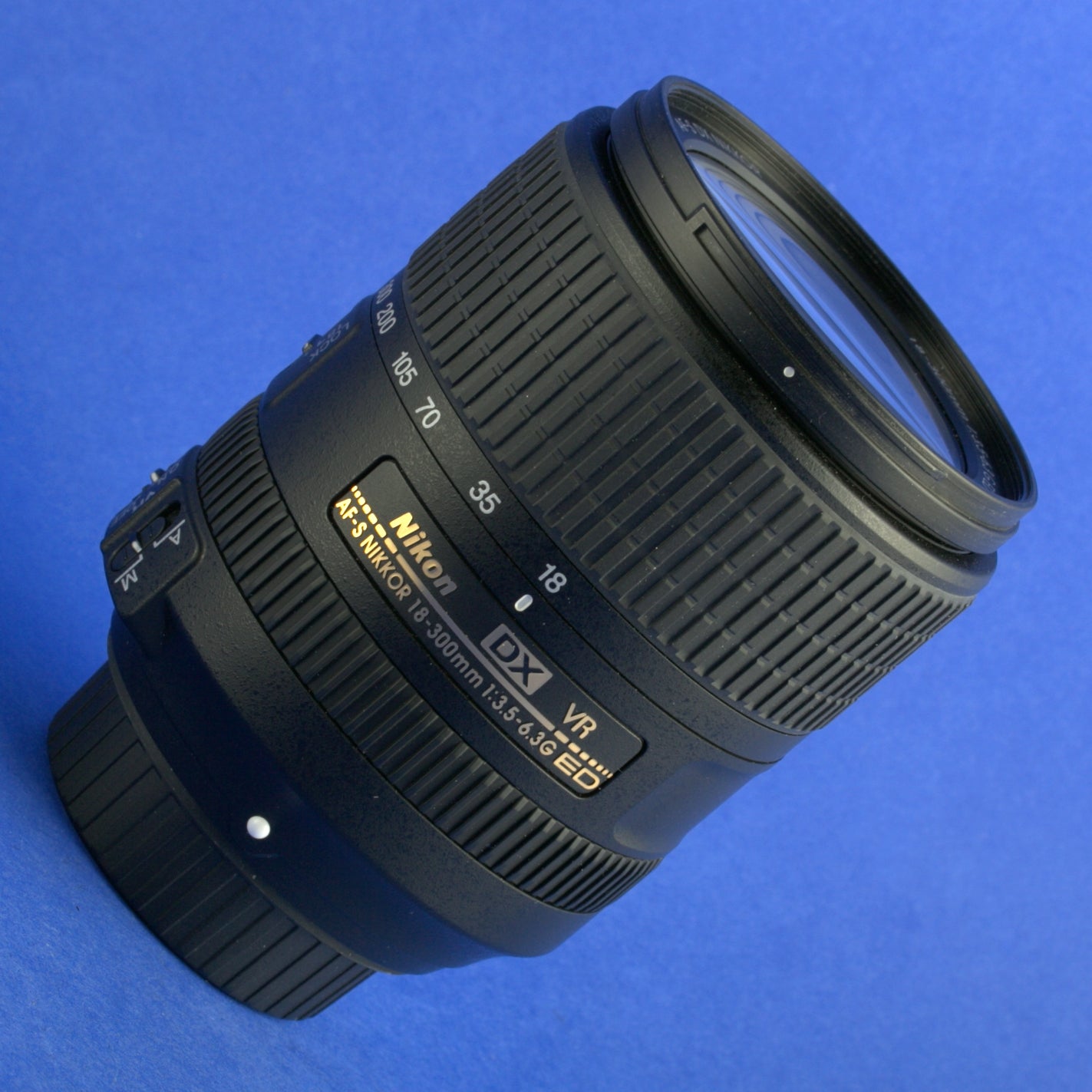 Nikon AF-S Nikkor 18-300mm 3.5-6.3 VR Lens US Model Mint Condition