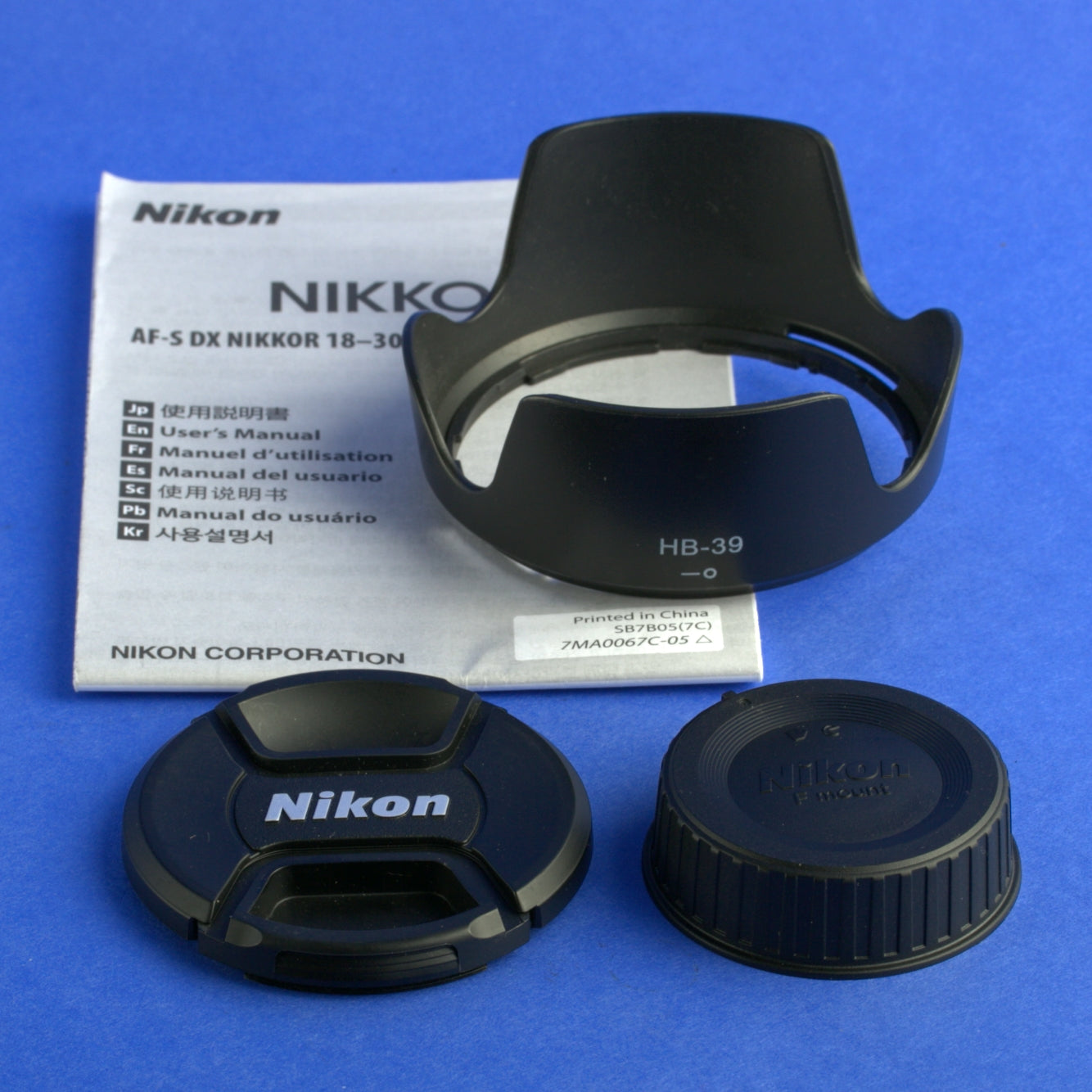 Nikon AF-S Nikkor 18-300mm 3.5-6.3 VR Lens US Model Mint Condition