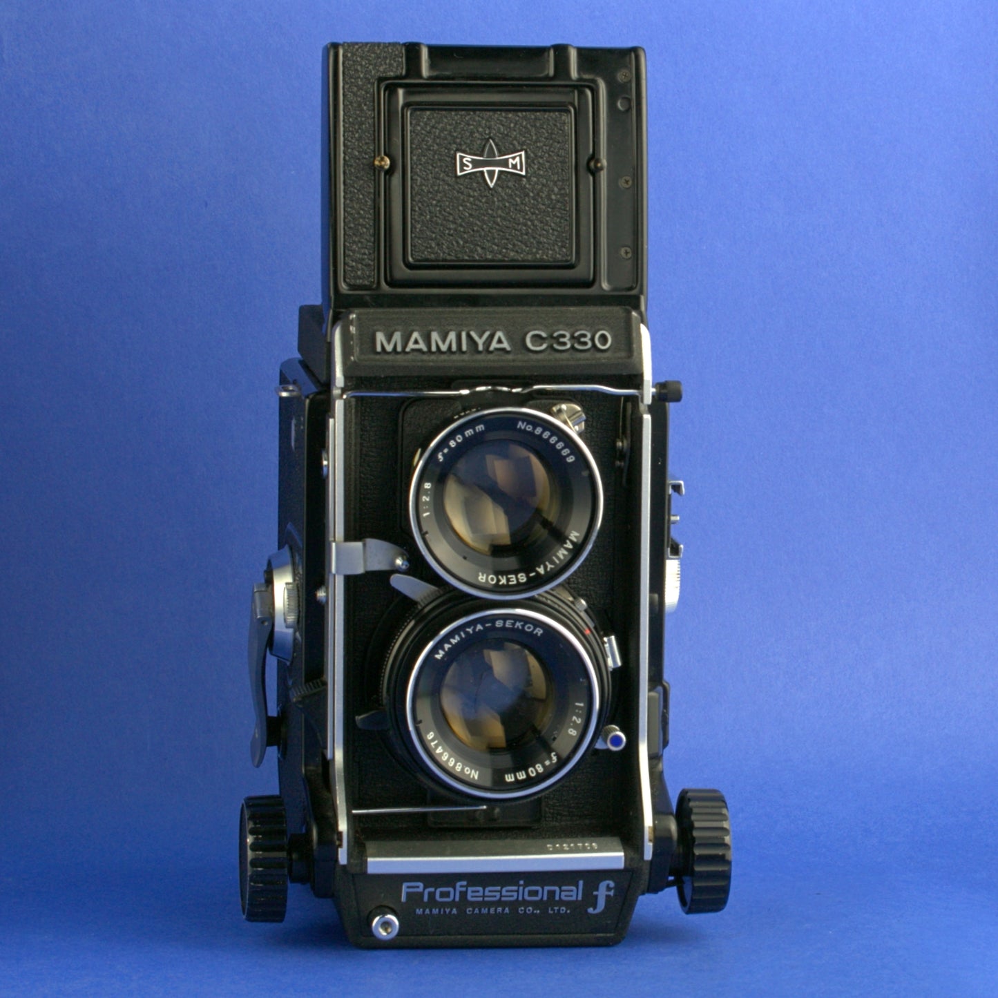Mamiya C330 F Medium Format Camera with 80mm 2.8 Blue Dot Lens Beautiful