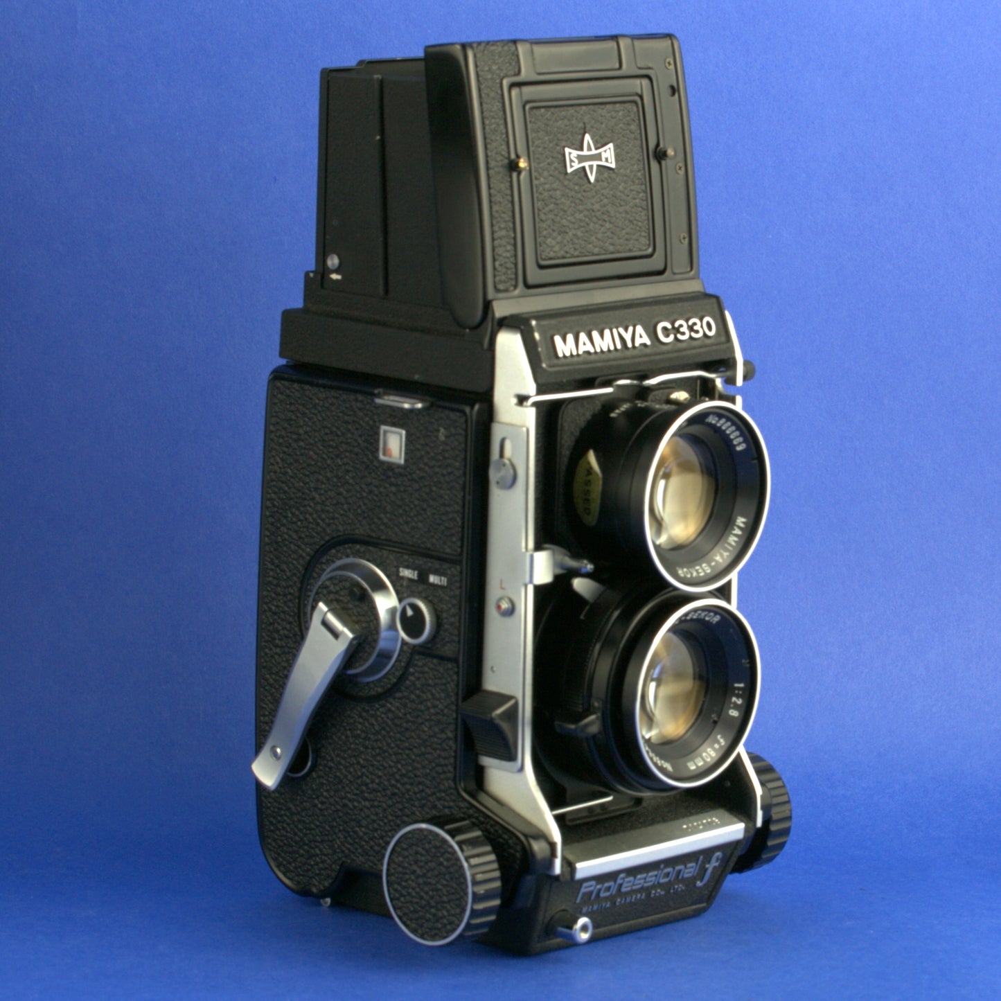 Mamiya C330 F Medium Format Camera with 80mm 2.8 Blue Dot Lens Beautiful