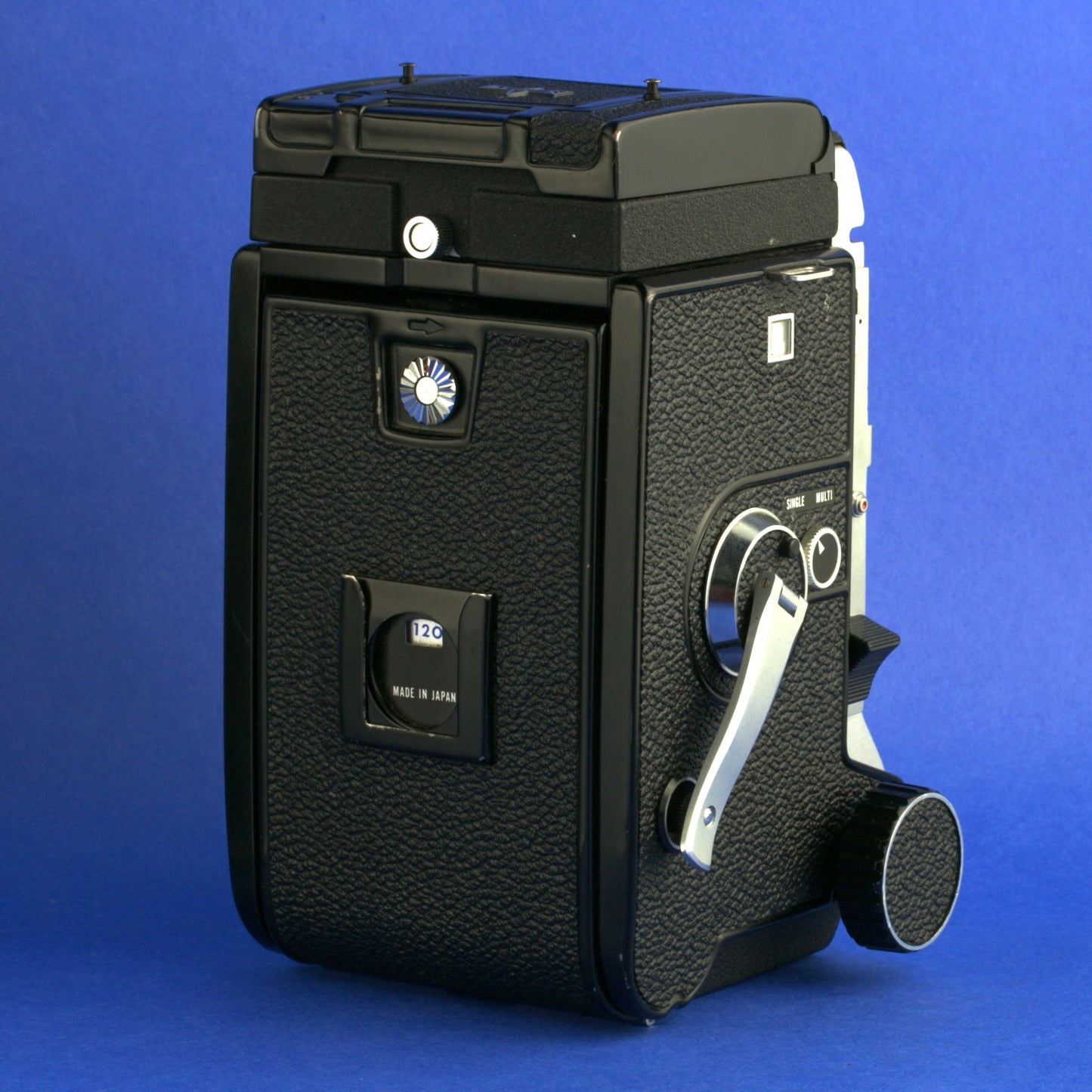 Mamiya C330 F Medium Format Camera with 80mm 2.8 Blue Dot Lens Beautiful
