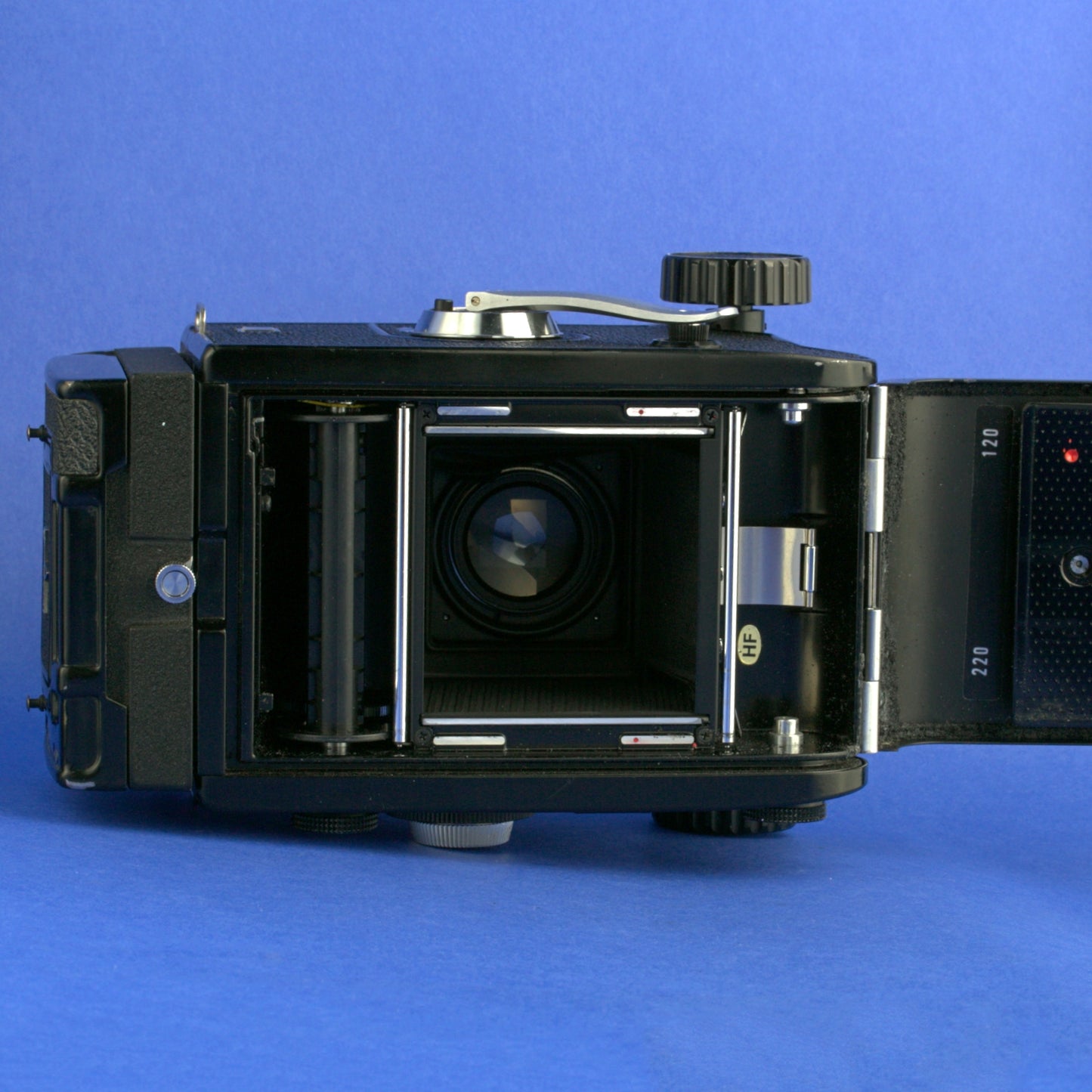 Mamiya C330 F Medium Format Camera with 80mm 2.8 Blue Dot Lens Beautiful