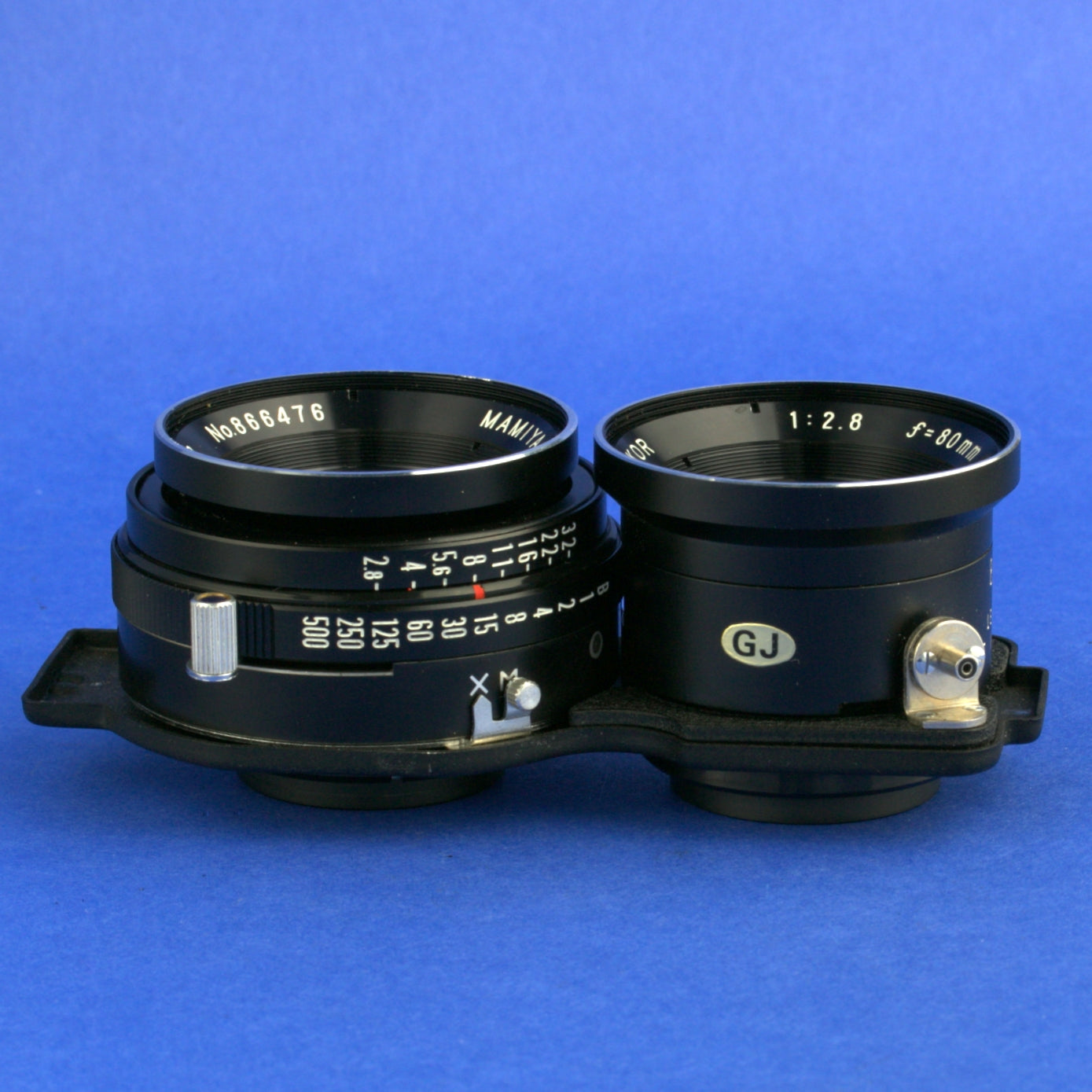 Mamiya C330 F Medium Format Camera with 80mm 2.8 Blue Dot Lens Beautiful