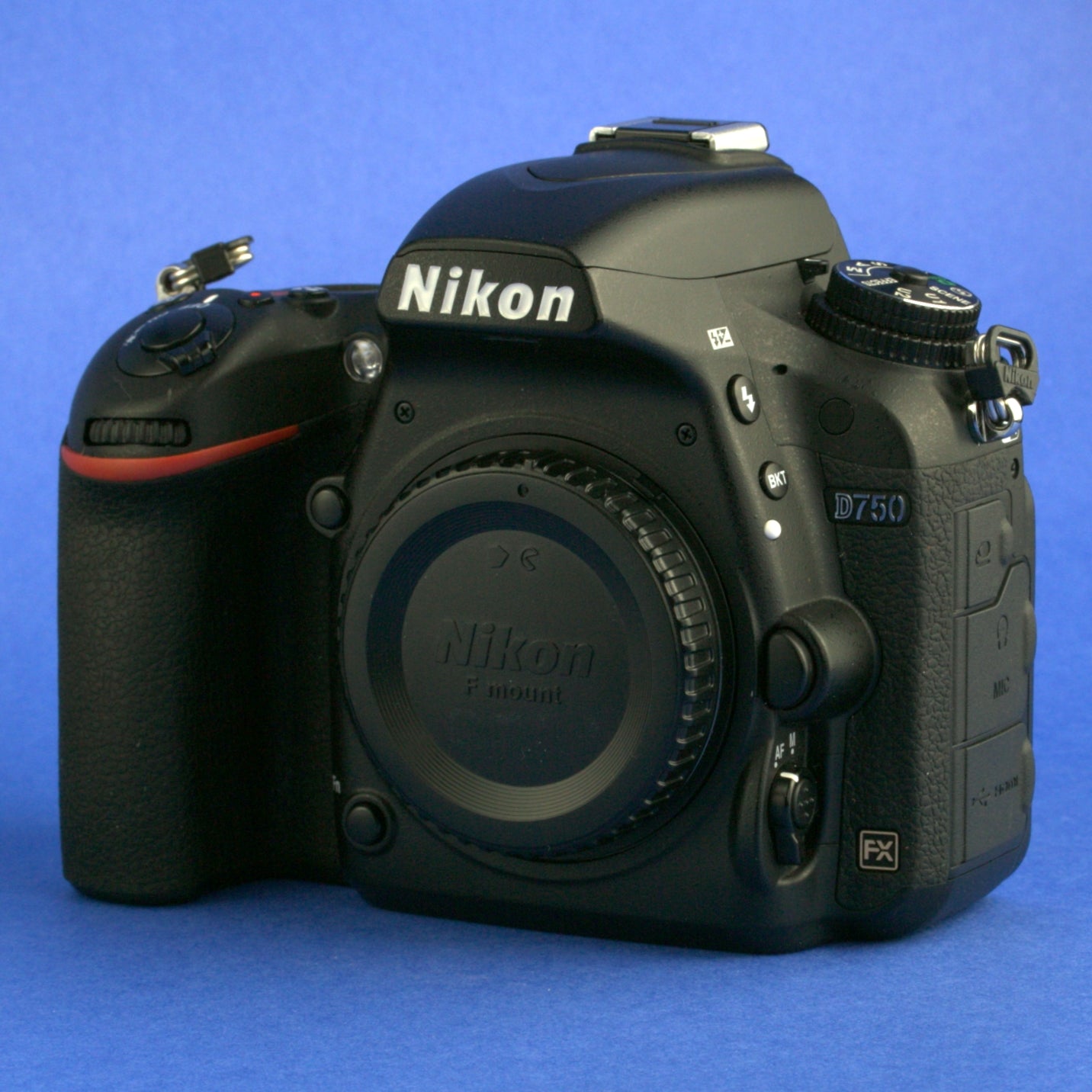 Nikon D750 Digital Camera Body US Model Beautiful Condition