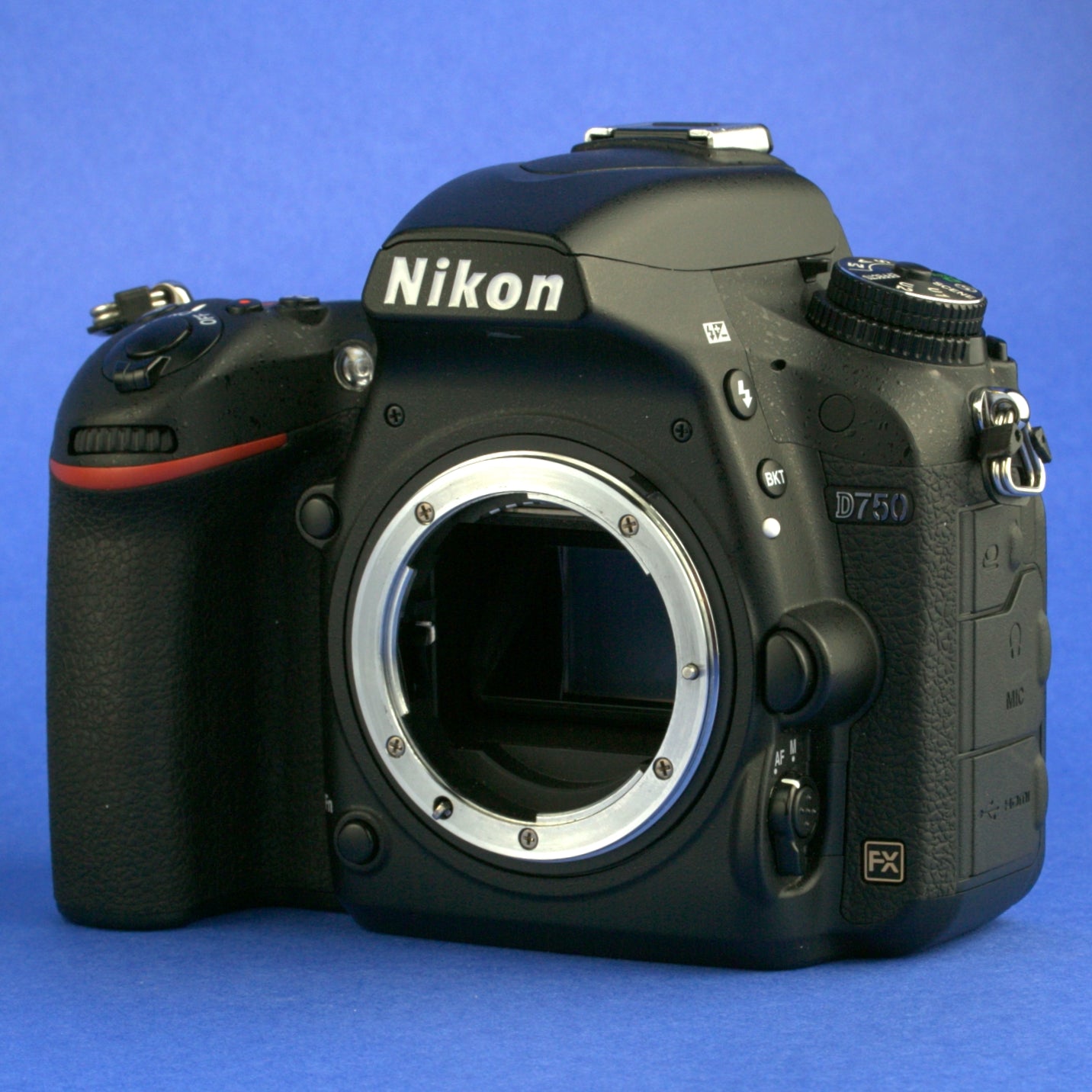 Nikon D750 Digital Camera Body US Model Beautiful Condition