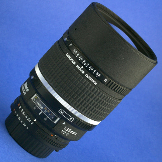Nikon AF DC-Nikkor 135mm F2 D Lens US Model