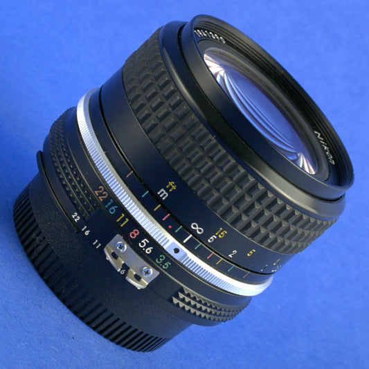 Nikon Nikkor 28mm 3.5 Ai Lens Near Mint Condition