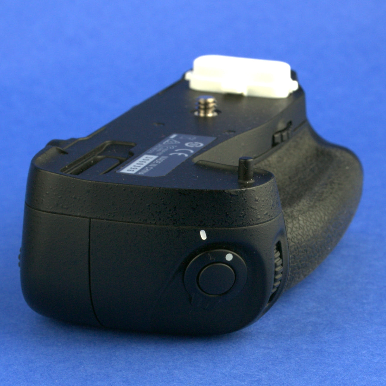 Nikon MB-D16 Battery Grip with AA and Li-ion Battery Holders Beautiful Condition