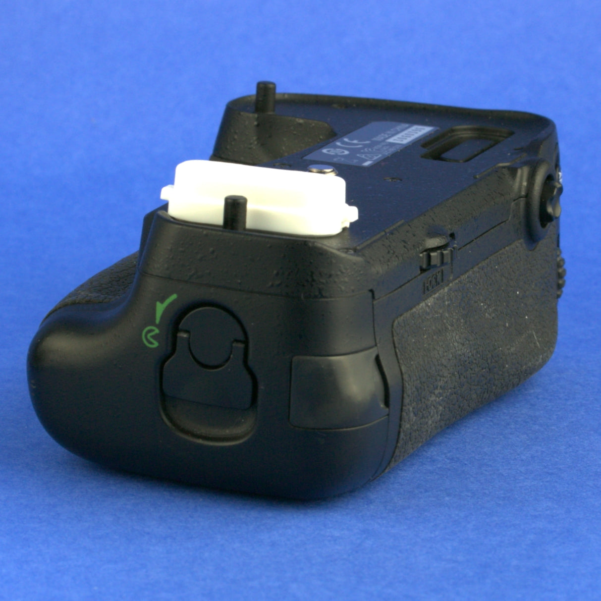 Nikon MB-D16 Battery Grip with AA and Li-ion Battery Holders Beautiful Condition