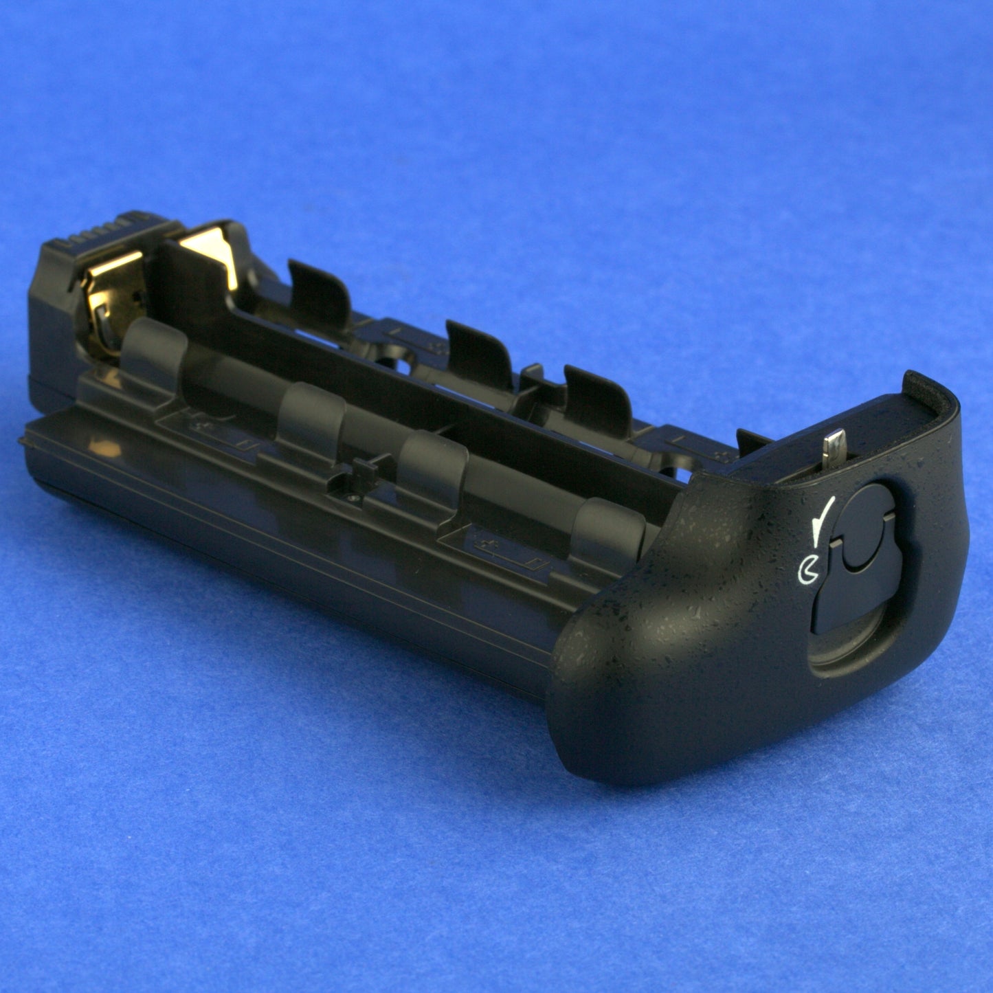 Nikon MB-D16 Battery Grip with AA and Li-ion Battery Holders Beautiful Condition