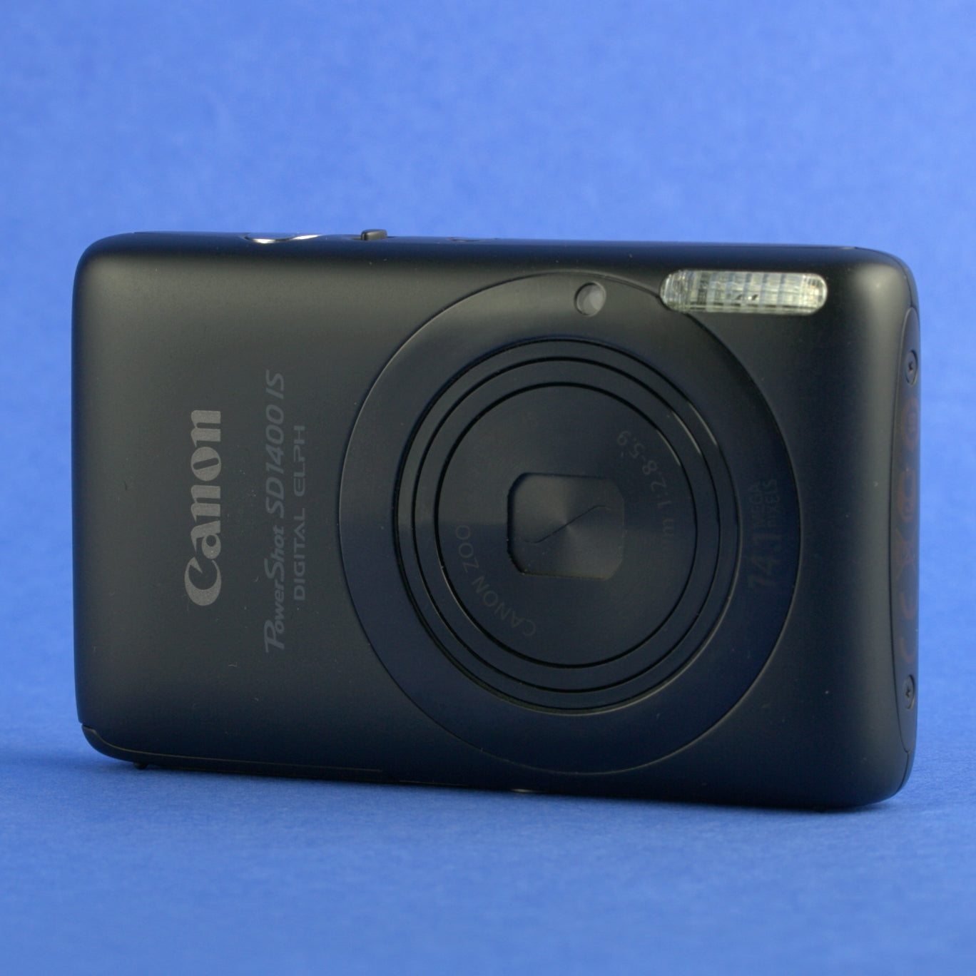 Canon SD1400 IS Digital Camera Near Mint Condition