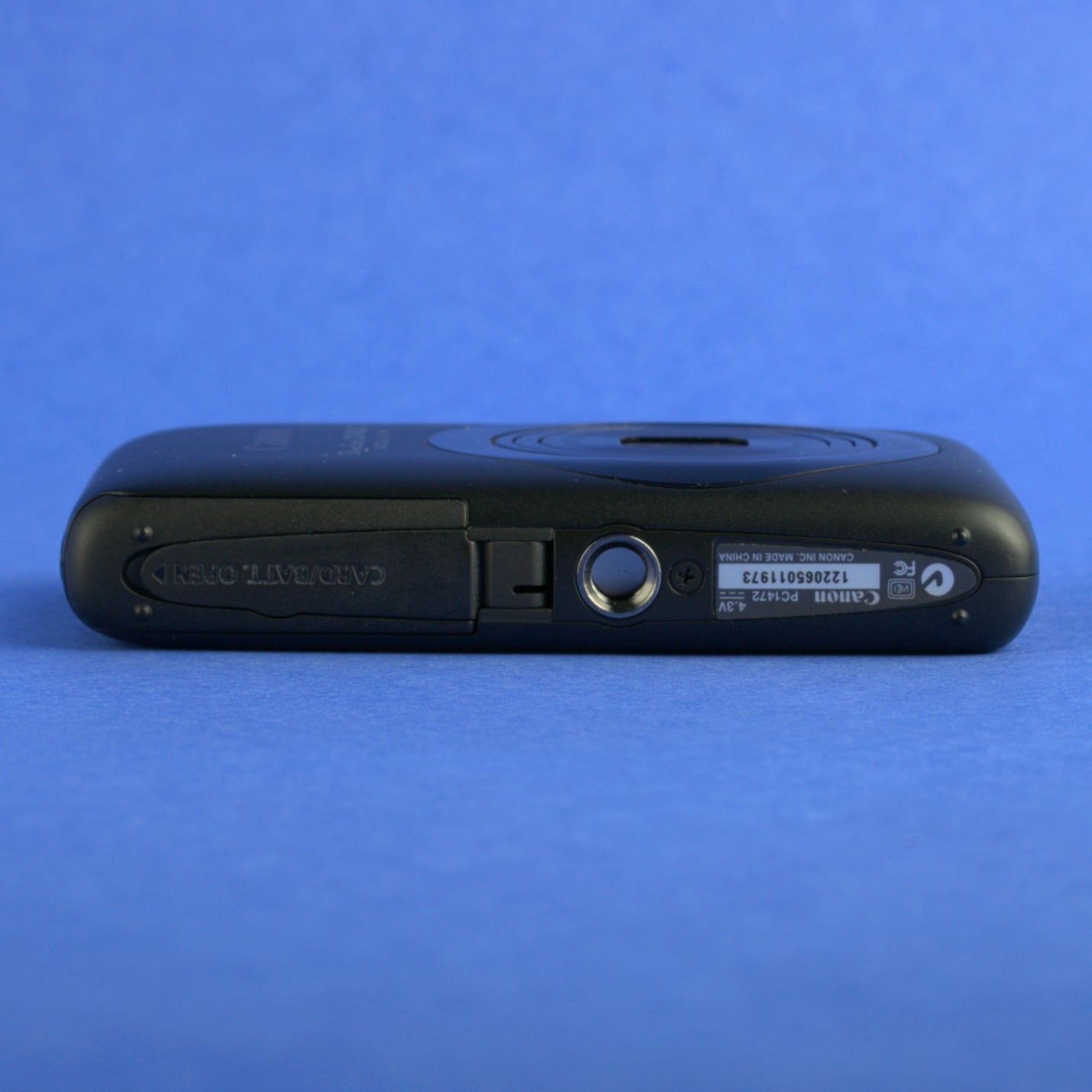 Canon SD1400 IS Digital Camera Near Mint Condition