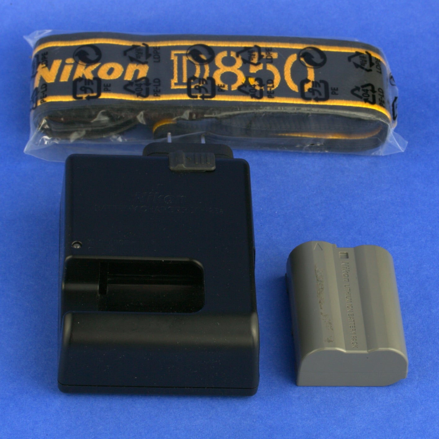 Nikon D850 Digital Camera Body Only 4200 Actuations US Model Near Mint