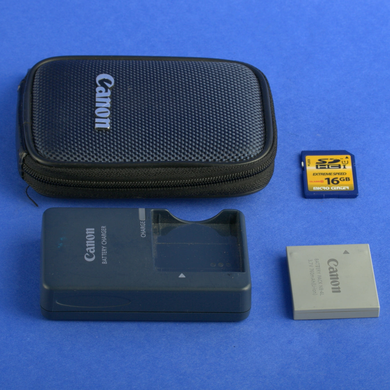 Canon SD1400 IS Digital Camera Near Mint Condition