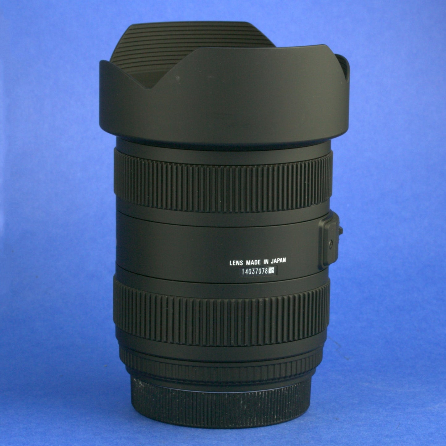 Sigma 12-24mm 4.5-5.6 II Lens Canon EOS Mount Near Mint Condition