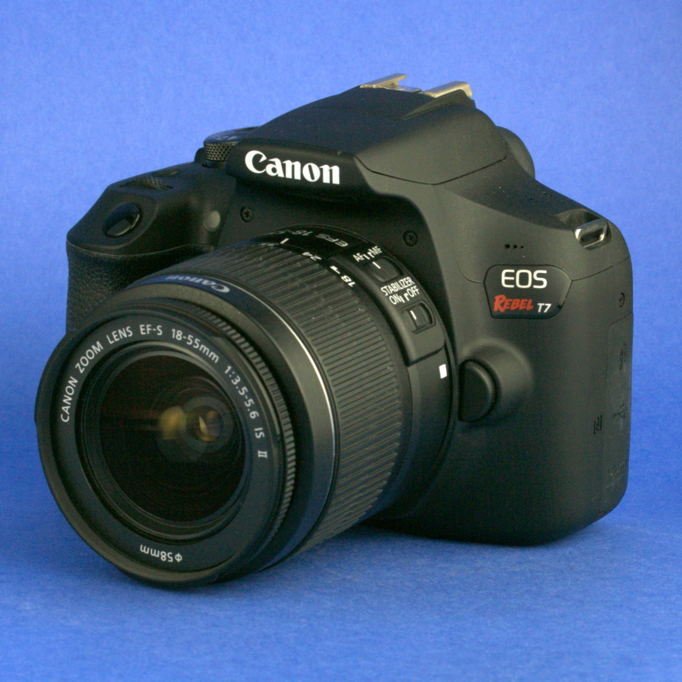 Canon EOS Rebel T7 Digital Camera with 18-55mm Lens Beautiful Condition
