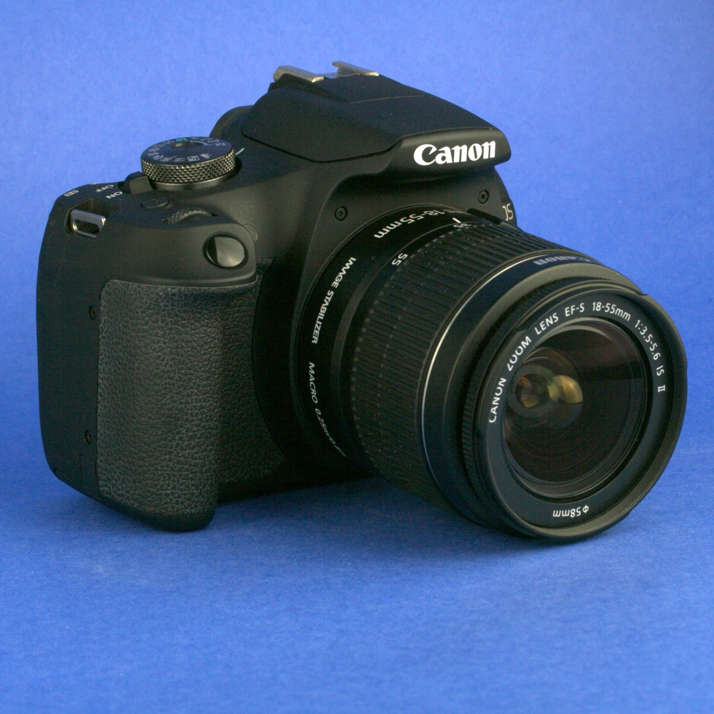 Canon EOS Rebel T7 Digital Camera with 18-55mm Lens Beautiful Condition
