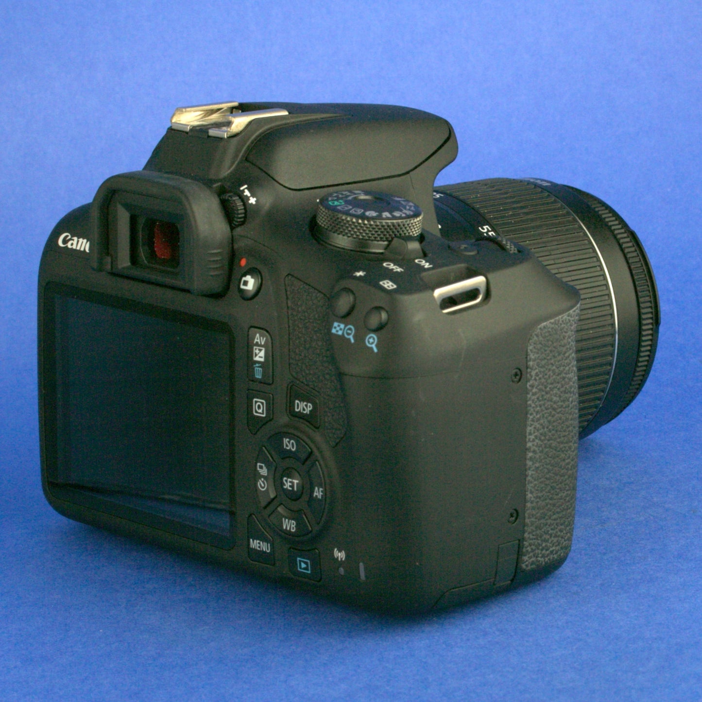 Canon EOS Rebel T7 Digital Camera with 18-55mm Lens Beautiful Condition