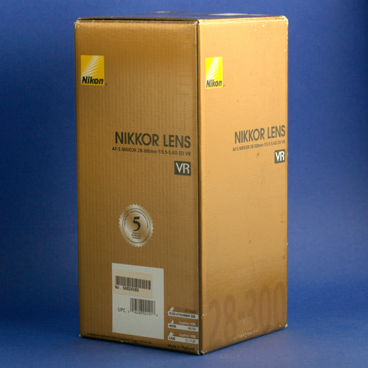 Nikon AF-S Nikkor 28-300mm 3.5-5.6 VR Lens US Model Mint Condition