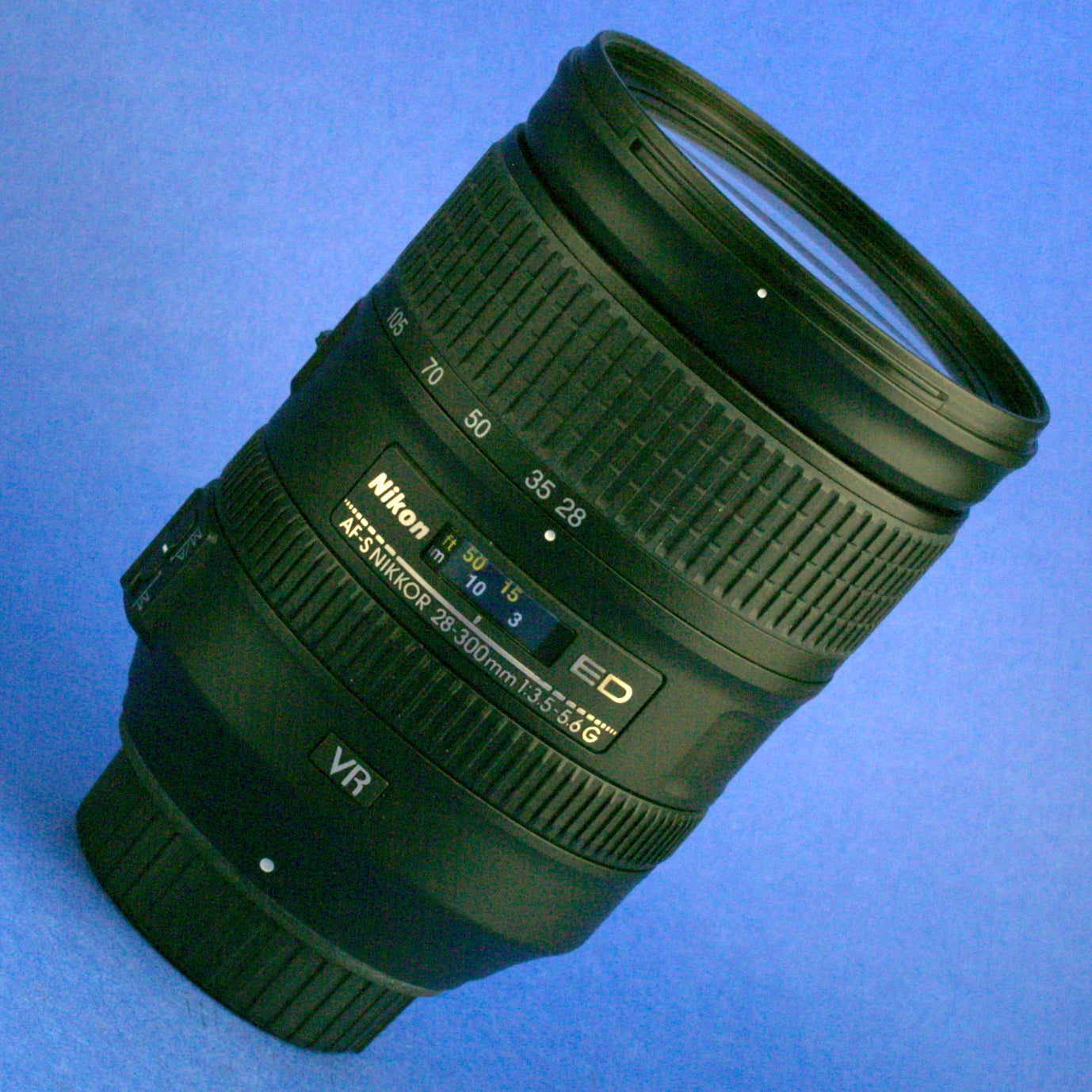 Nikon AF-S Nikkor 28-300mm 3.5-5.6 VR Lens US Model Mint Condition