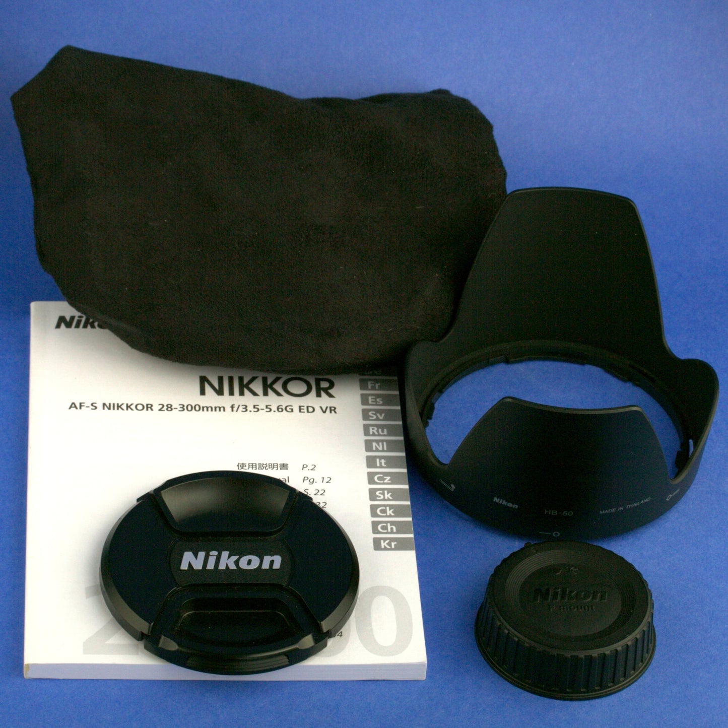 Nikon AF-S Nikkor 28-300mm 3.5-5.6 VR Lens US Model Mint Condition