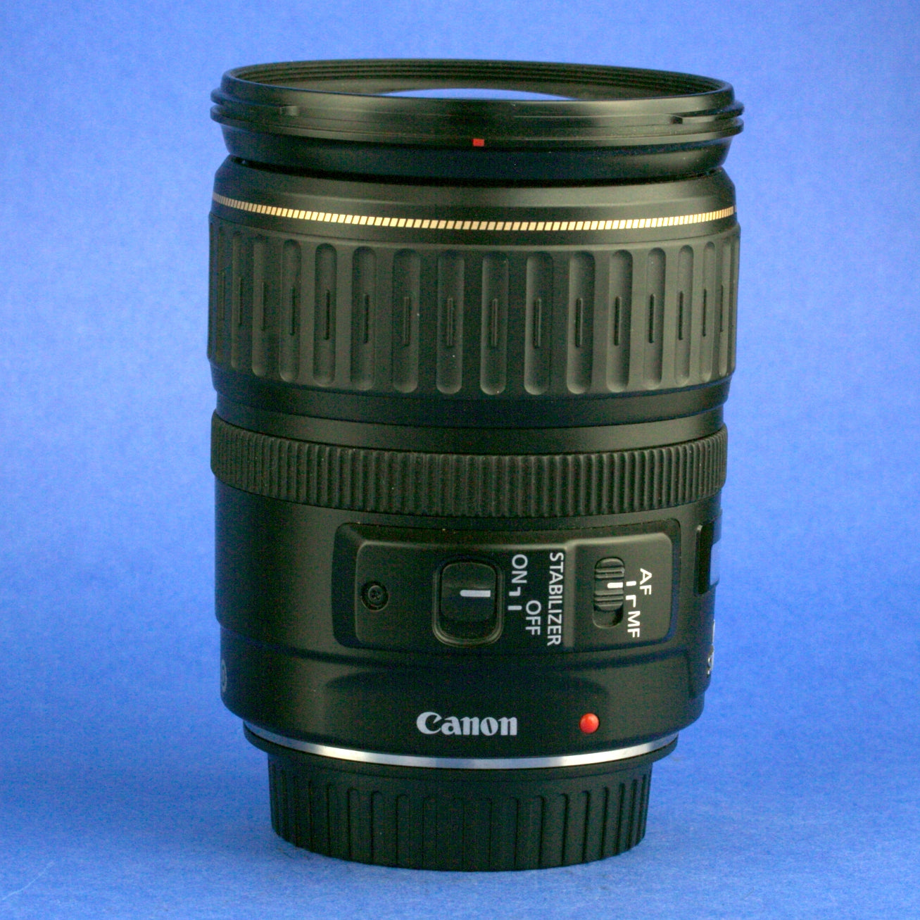 Canon EF 28-135mm 3.5-5.6 IS Lens Near Mint Condition