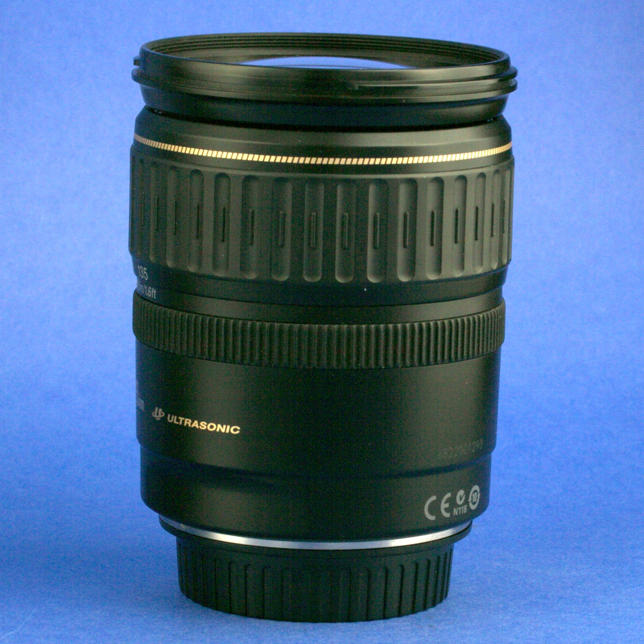 Canon EF 28-135mm 3.5-5.6 IS Lens Near Mint Condition