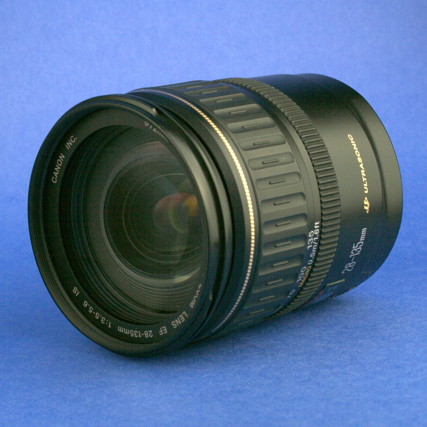 Canon EF 28-135mm 3.5-5.6 IS Lens Near Mint Condition