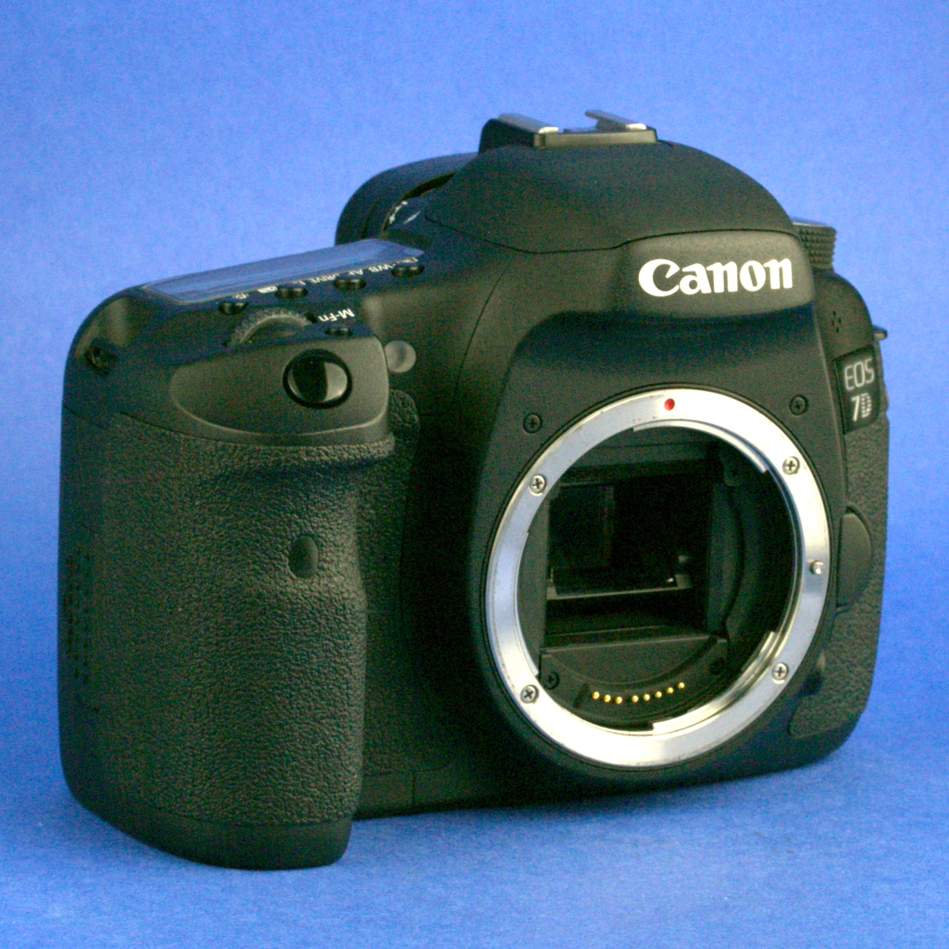 Canon 7D Digital Camera Body Only US Model Mint Condition 5500 Actuations