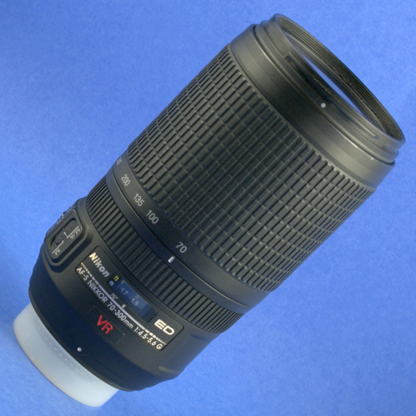 Nikon AF-S Nikkor 70-300mm 4.5-5.6 VR Lens US Model