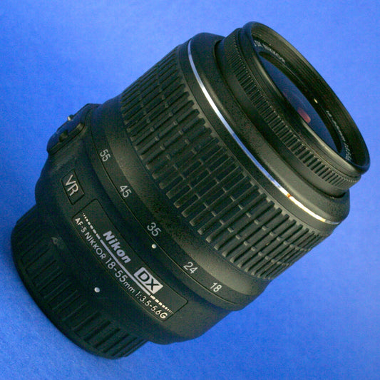 Nikon AF-S Nikkor 18-55mm 3.5-5.6 VR DX Lens US Model