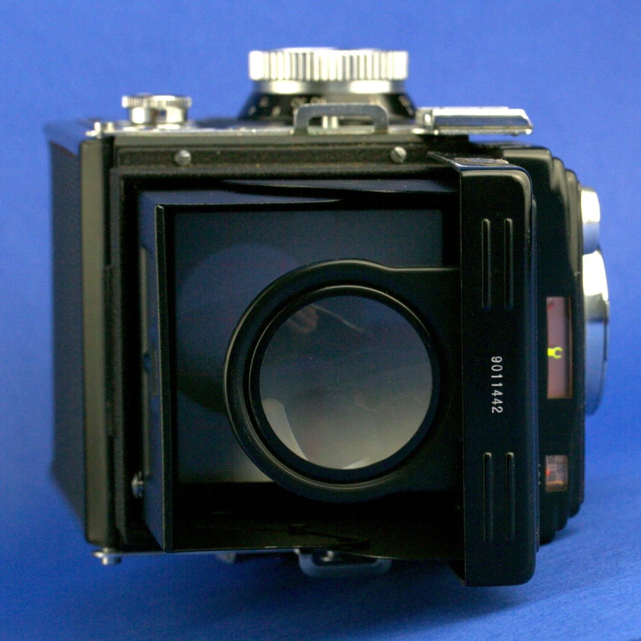 Yashica Mat-124 Film Camera Body Not Working