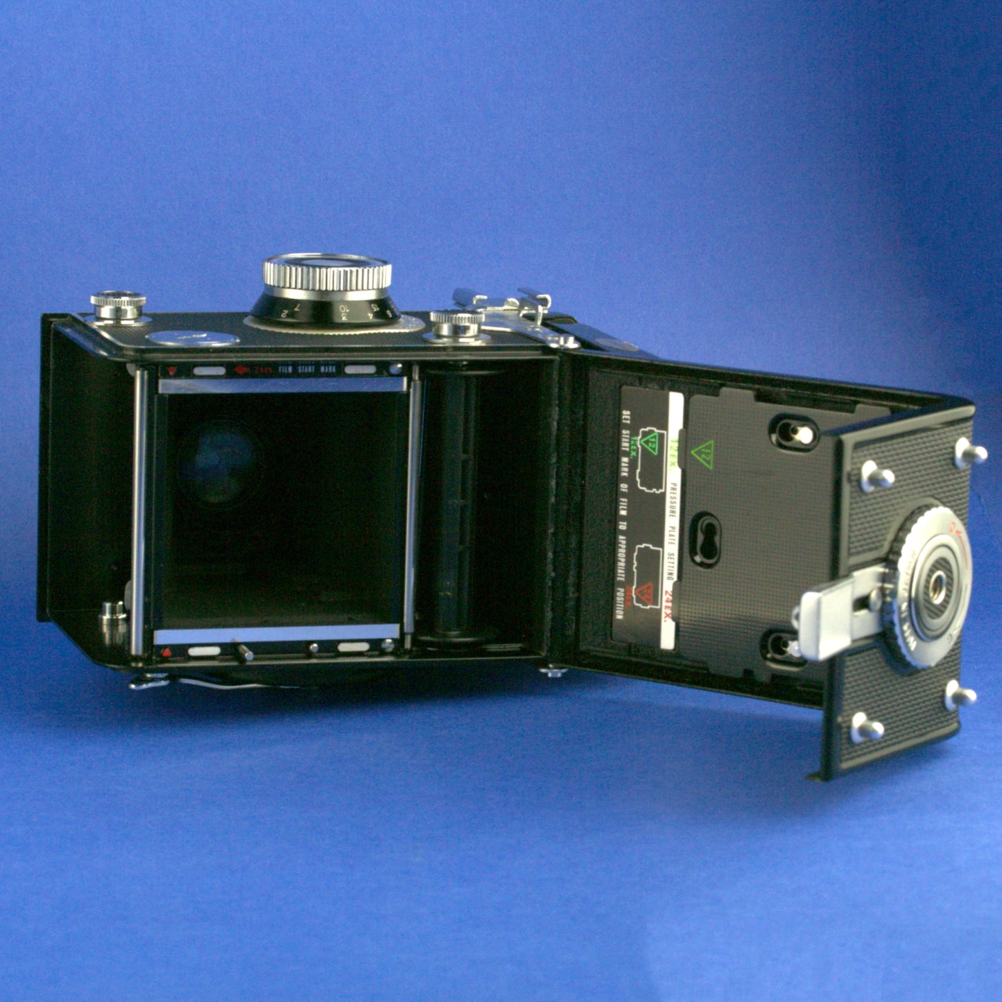 Yashica Mat-124 Film Camera Body Not Working