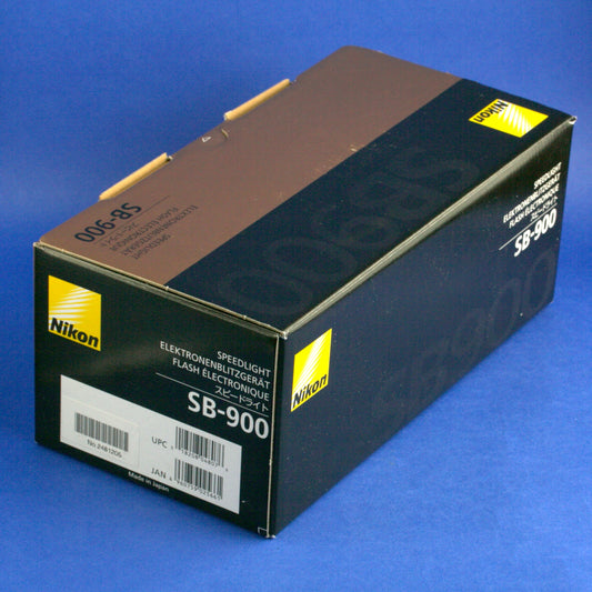 Nikon SB-900 Speedlight Shoe Mount Flash