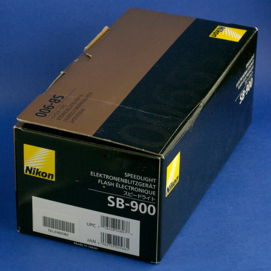 Nikon SB-900 Speedlight Shoe Mount Flash
