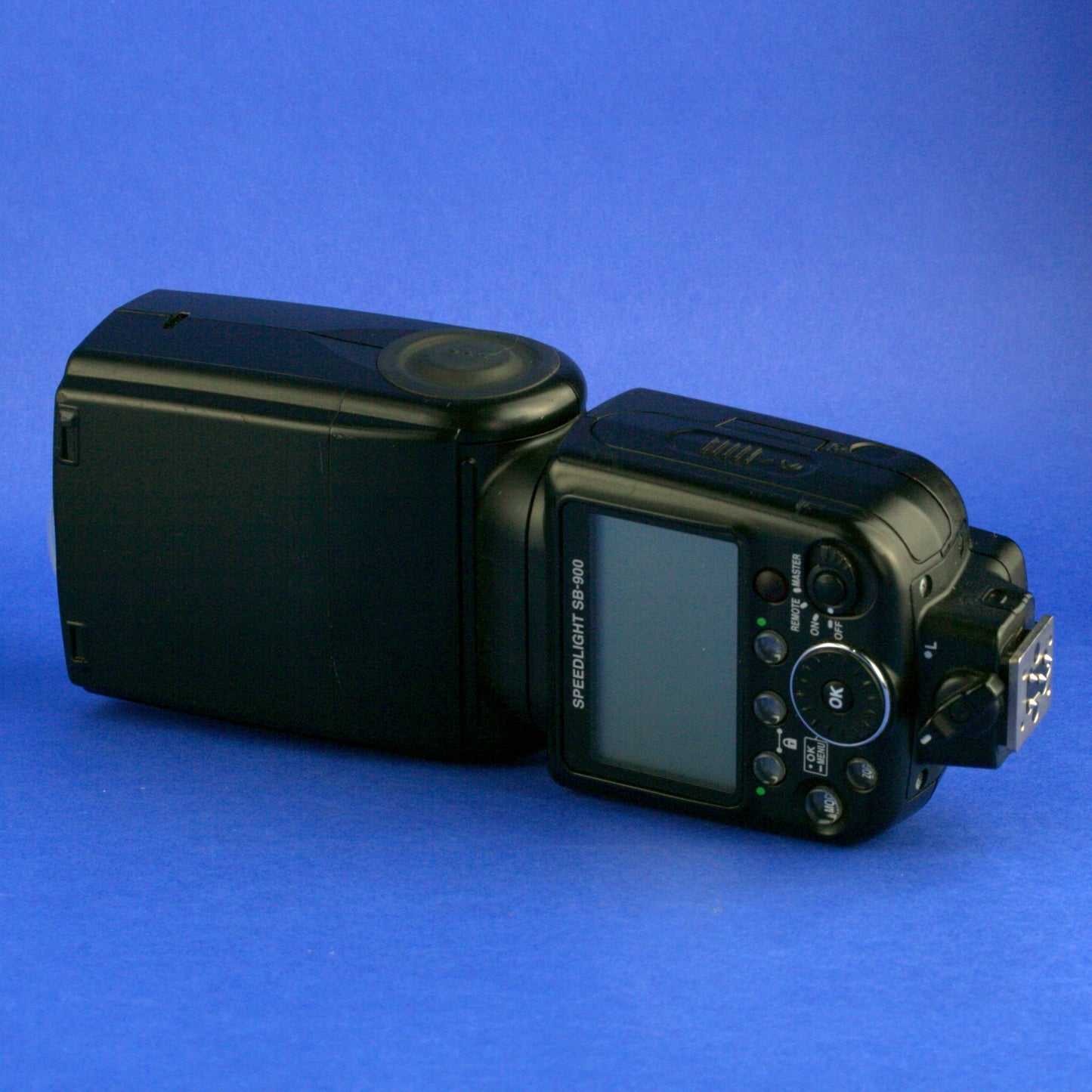 Nikon SB-900 Speedlight Shoe Mount Flash