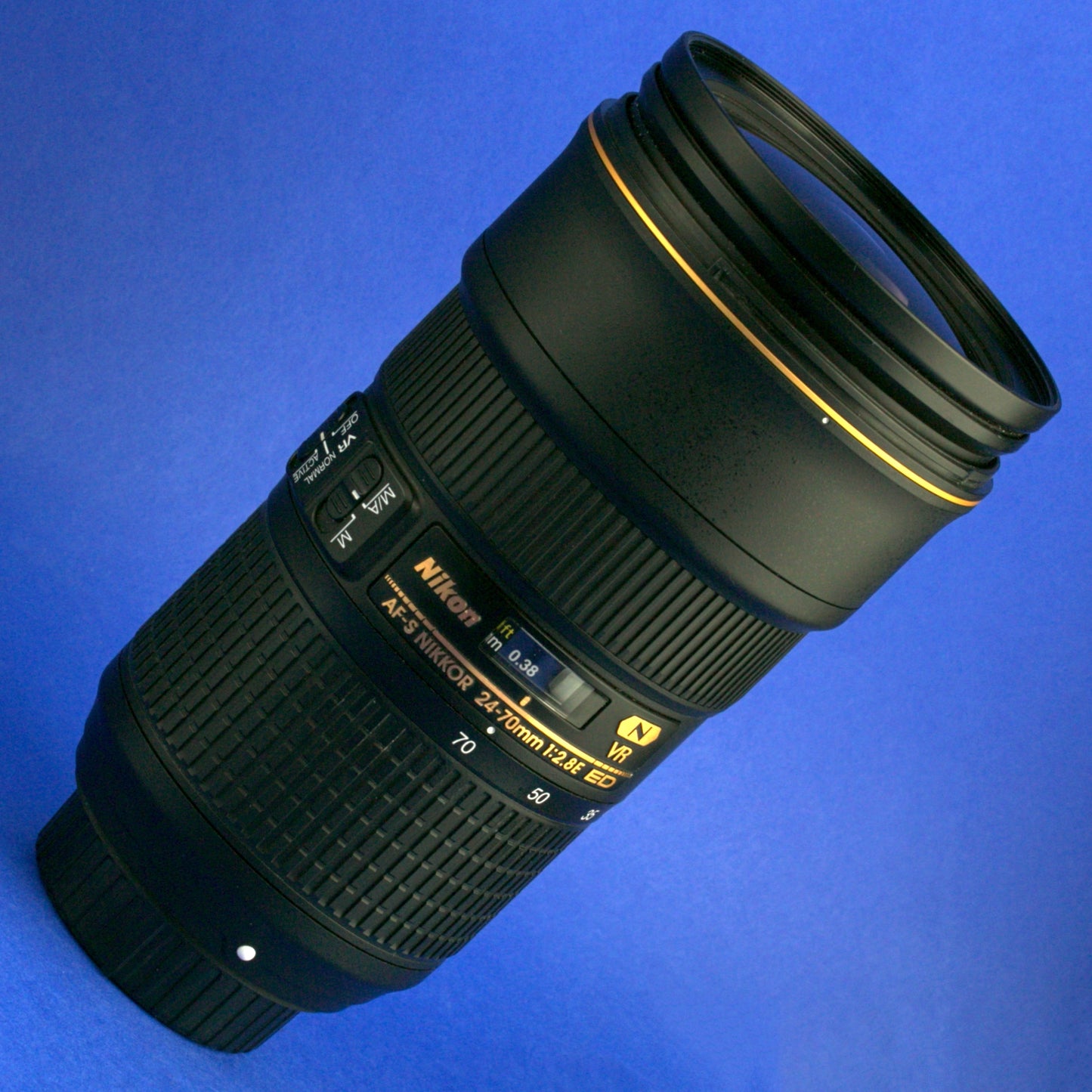 Nikon AF-S Nikkor 24-70mm 2.8E VR Lens US Model Near Mint Condition